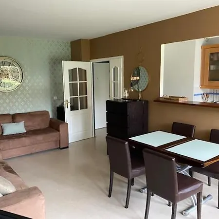 Cosy, Confort, A Deux Pas De La