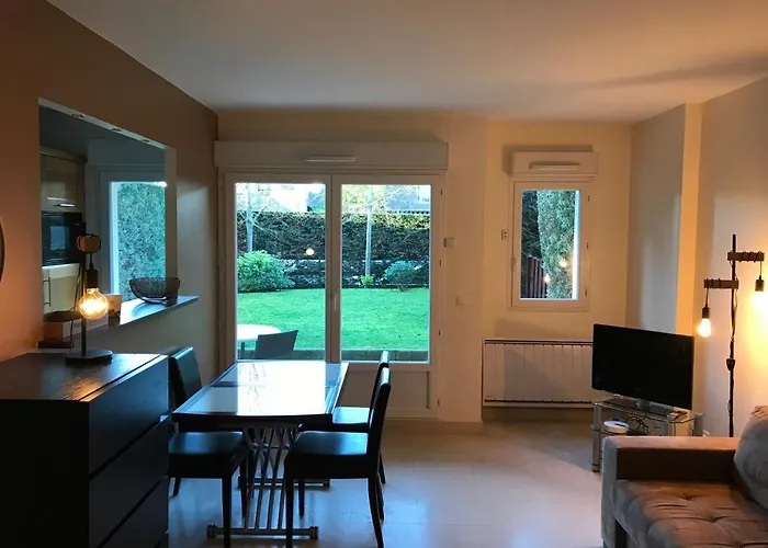 Cosy, Confort, A Deux Pas De La * Ντοβίλ