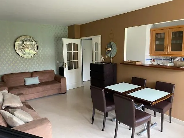 Cosy, Confort, A Deux Pas De La