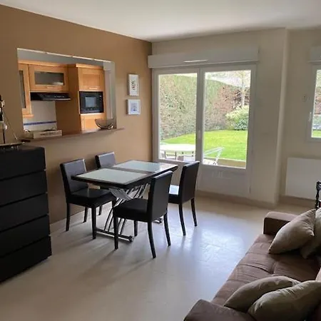 Cosy, Confort, A Deux Pas De La