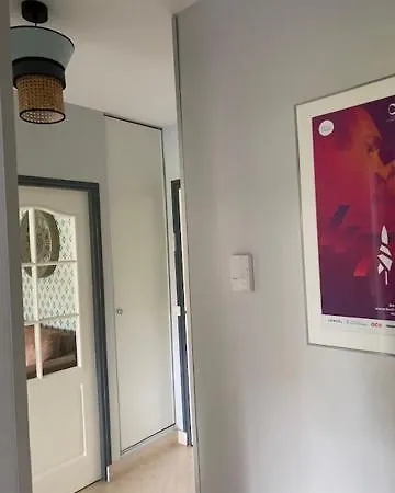 Daire Cosy, Confort, A Deux Pas De La *